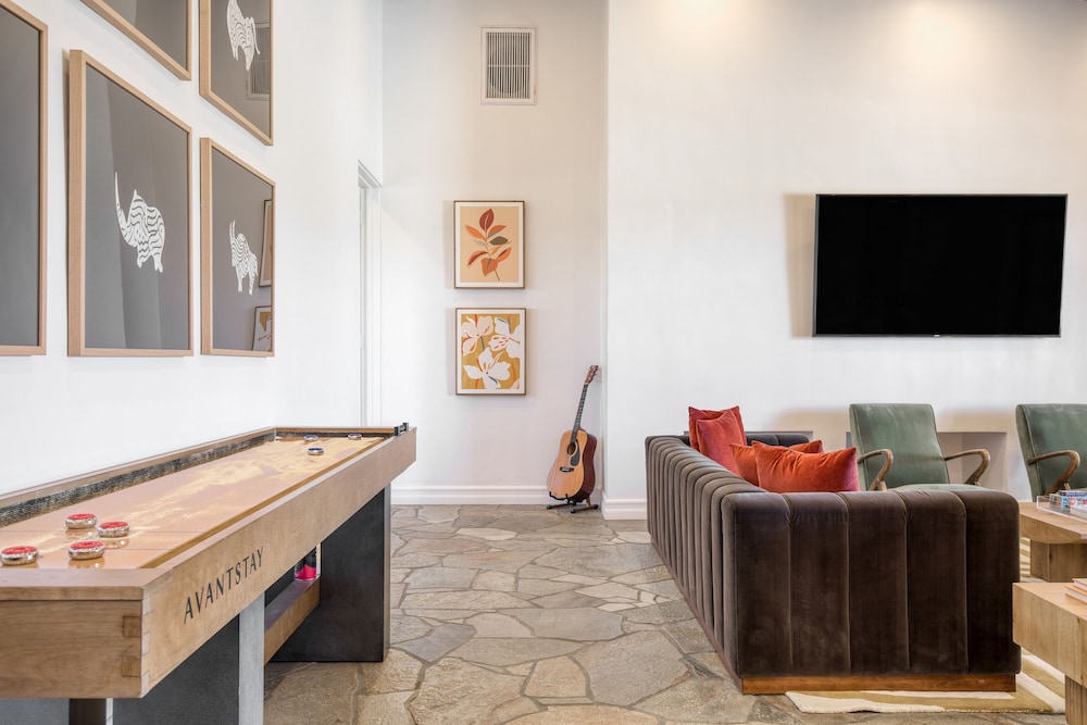 Buena Vista by Avantstay Massive Outdoor Oasis w Pool Spa Firepit