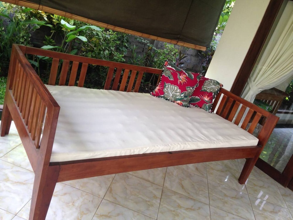 Kirana Homestay - Leaf Bungalow view 2