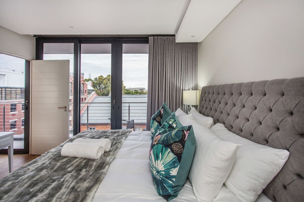 Docklands Deluxe Apartments by ITC Hospitality