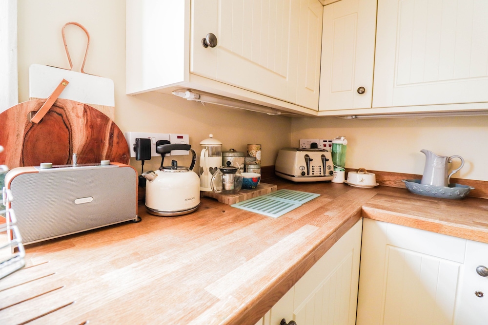 Charming Period Cottage With Free Wifi