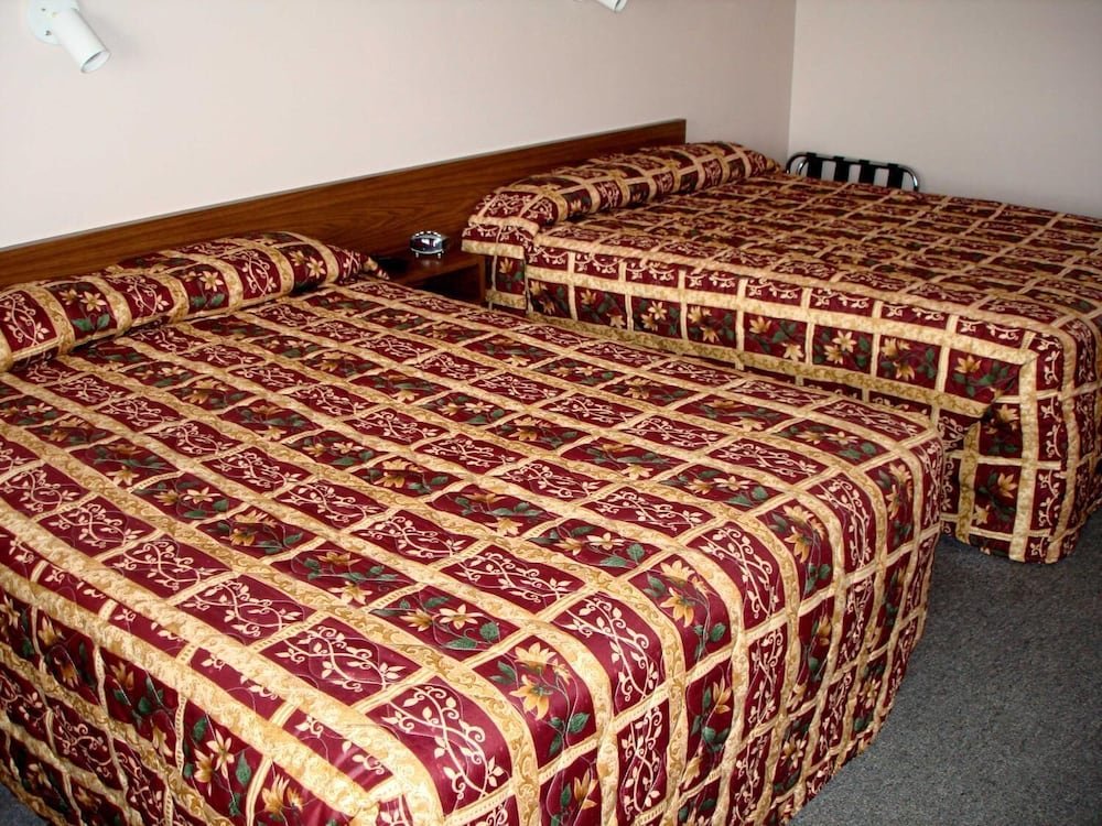 Tops Motel