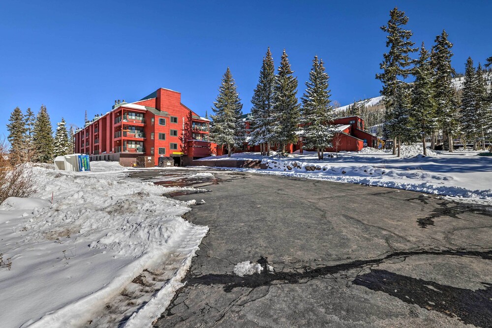 The Bunk House - Ski-in/ski-out at Giant Steps! view 3