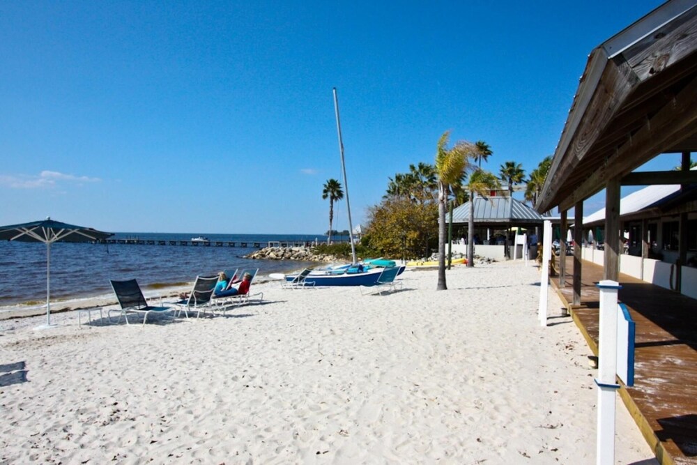 573 Little Harbor - Property Image 3