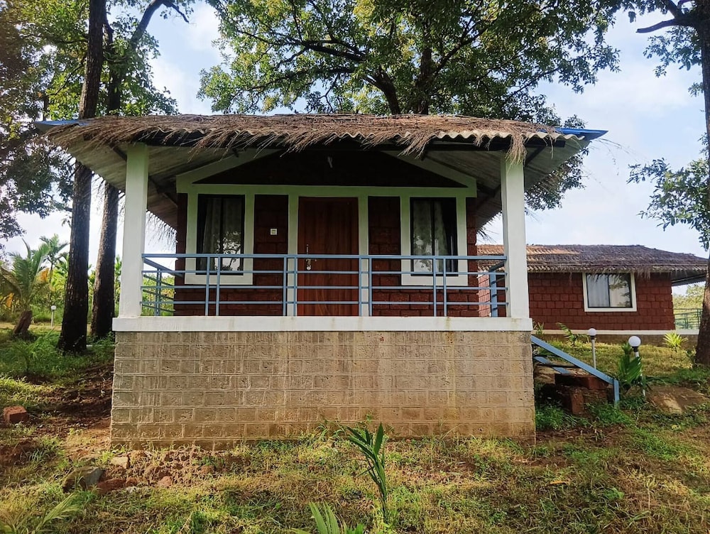 Room in B&B - Cottage In Farm House Dandeli