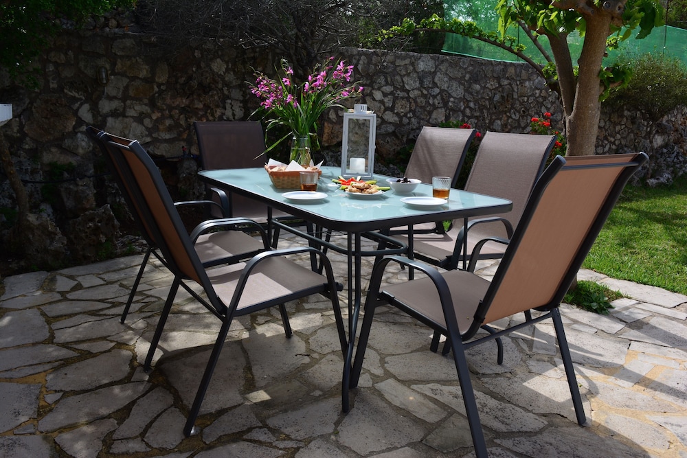 Elianthos Villa
