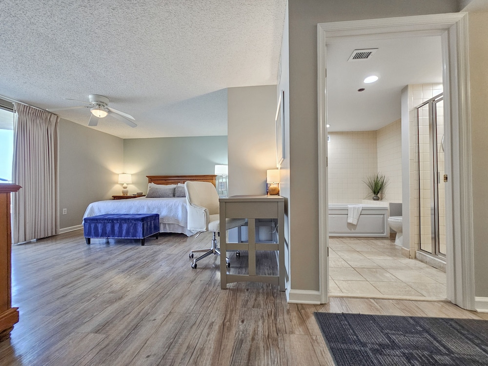 Brighton 103, Ocean View Condo, Full Amenities. 2 Bedroom Condo