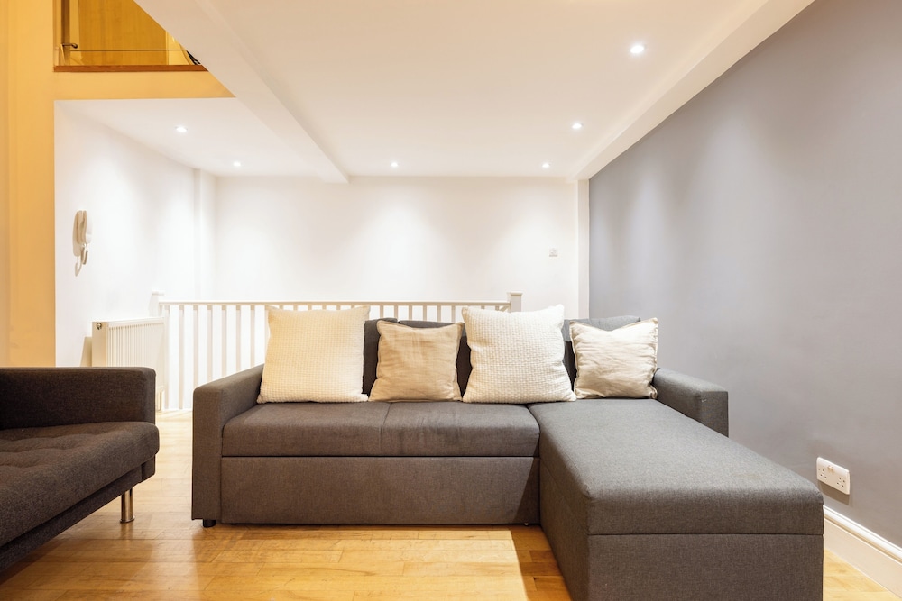 Charming City Retreat in Central London