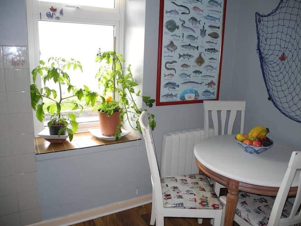Coastal Kerry Hideaway - Sleeps 6 & Free Parking