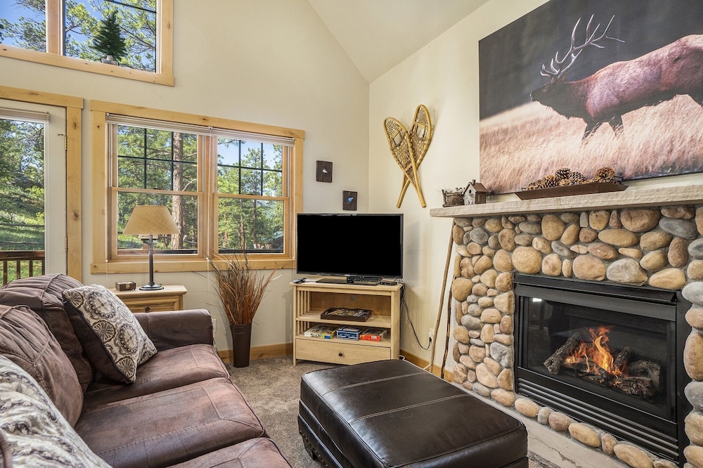 Solitude Bobcat 7 - Estes Park 2 Bedroom Condo by RedAwning - Property Image 31