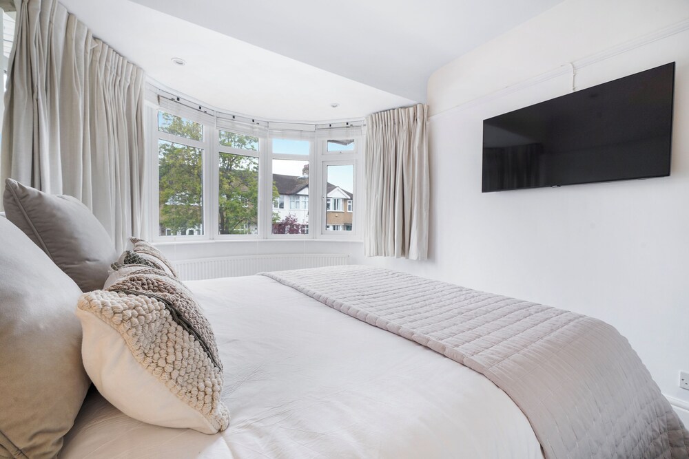 Mount Park Rd Flat