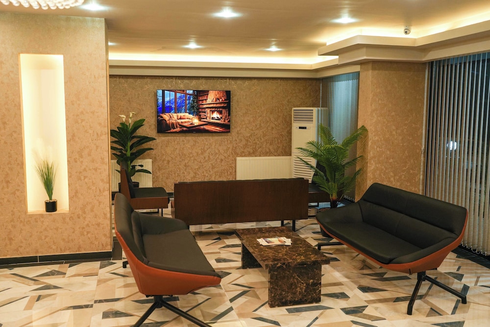MONTELLA HOTEL