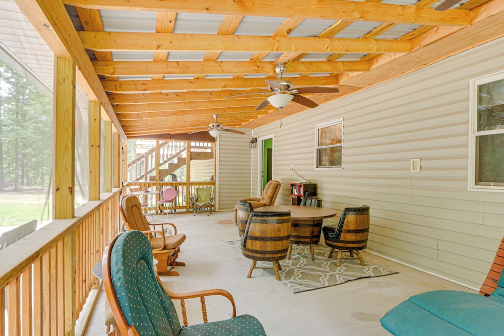 3 Mi to Potomac River: Remote Cabin in Springfield