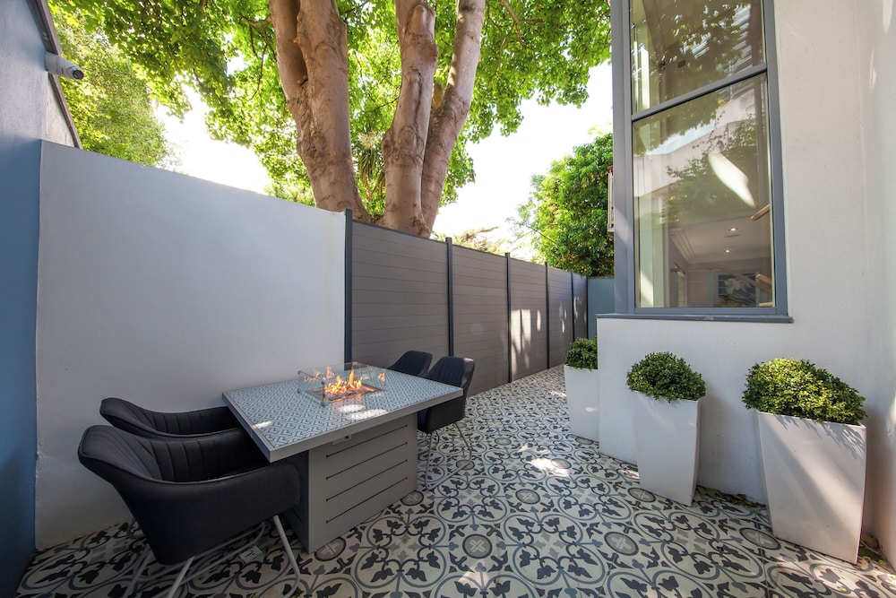 Dublin Retreat Sleeps 6 With Parking