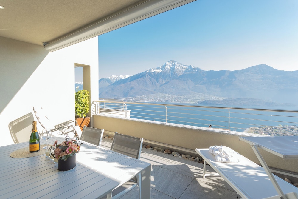 Valarin Luxury Apartments & Wellness by Rent all Como photo 4