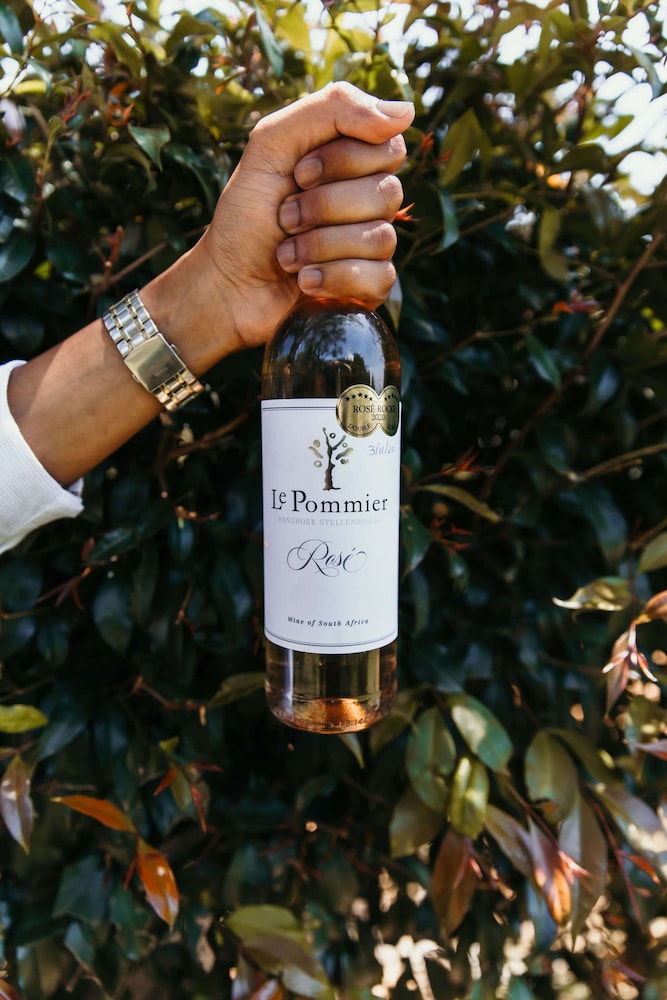 Le Pommier Wine Estate