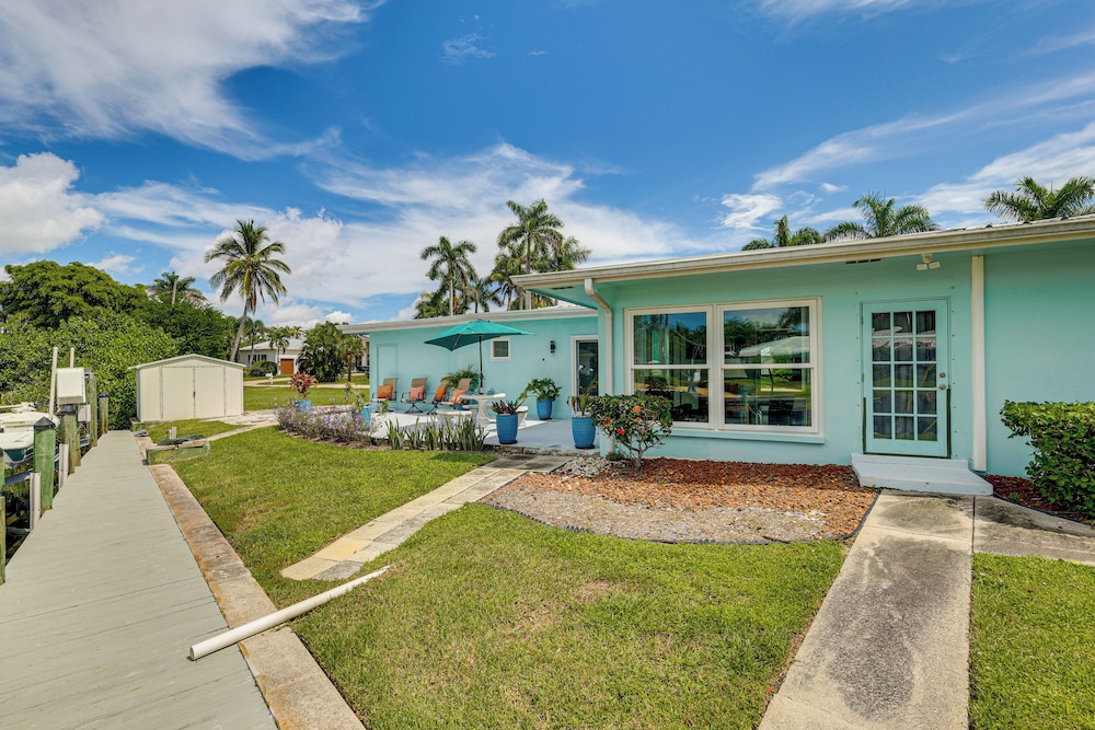 Waterfront Retreat w/ Boat Dock & Yard in Ft Myers