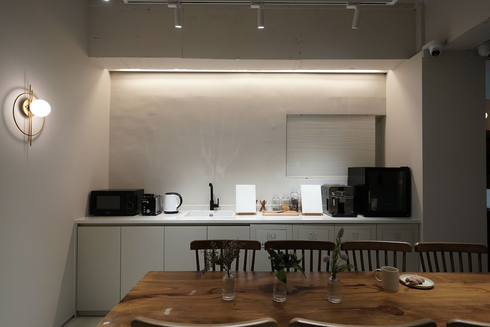 D.A.L Premium Capsule Hotel