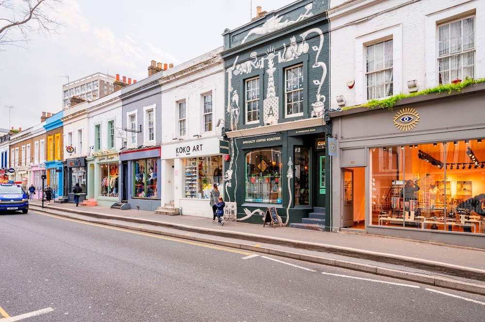 Long Term Stay- Notting Hill by Out of Office Lifestyle