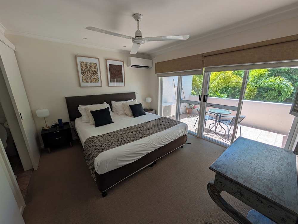 The Villas Palm Cove view 3