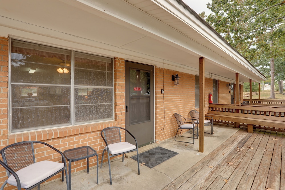 Bring Your Boat! Greers Ferry Lake Home w/ Slip