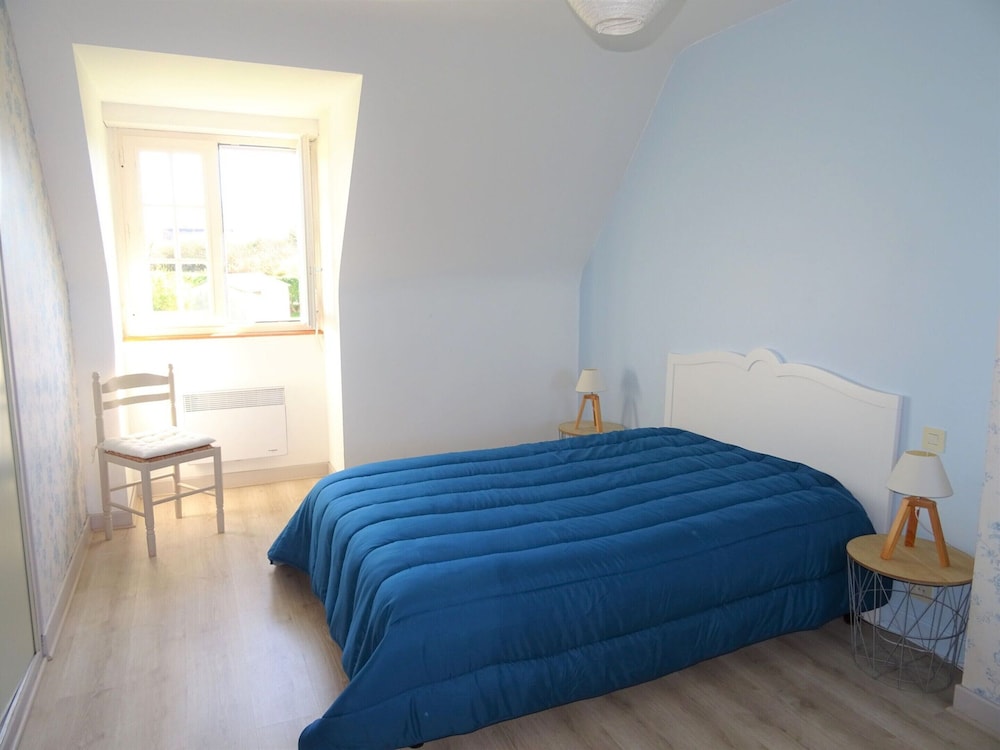 Holiday Home in Port-blanc Near Sandy Beaches