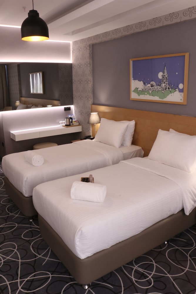 Four-G Hotel - Image 26