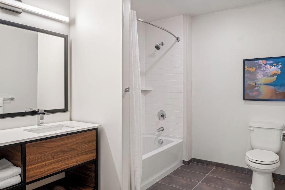 Everhome Suites Somerset - South Brunswick
