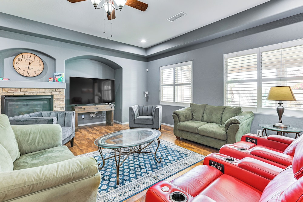 Backyard Oasis w/ Fire Pit: Laveen Village Retreat