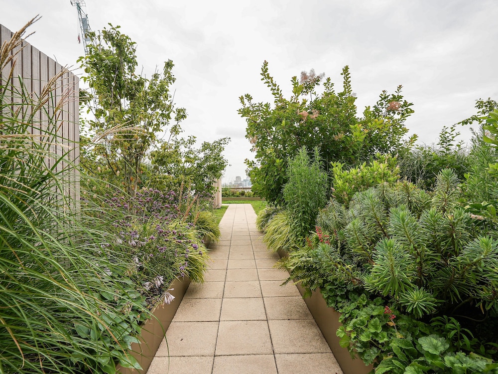 Central London Stay in Vauxhall With Balcony