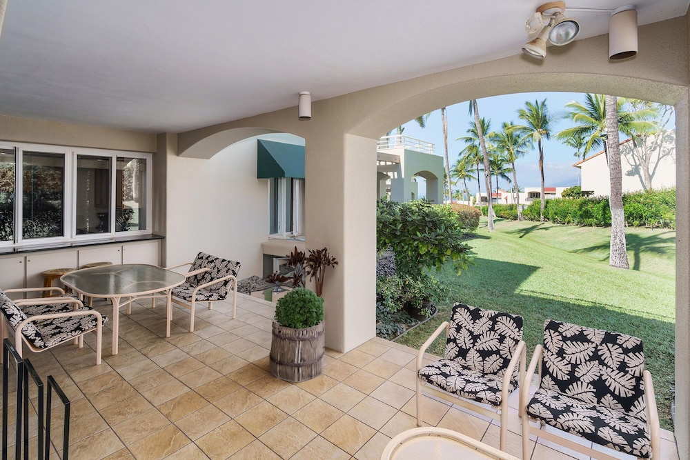 Tropical Paradise in Luxurious 1br, 2ba Ground Floor Unit, Garden View, Palms 801
