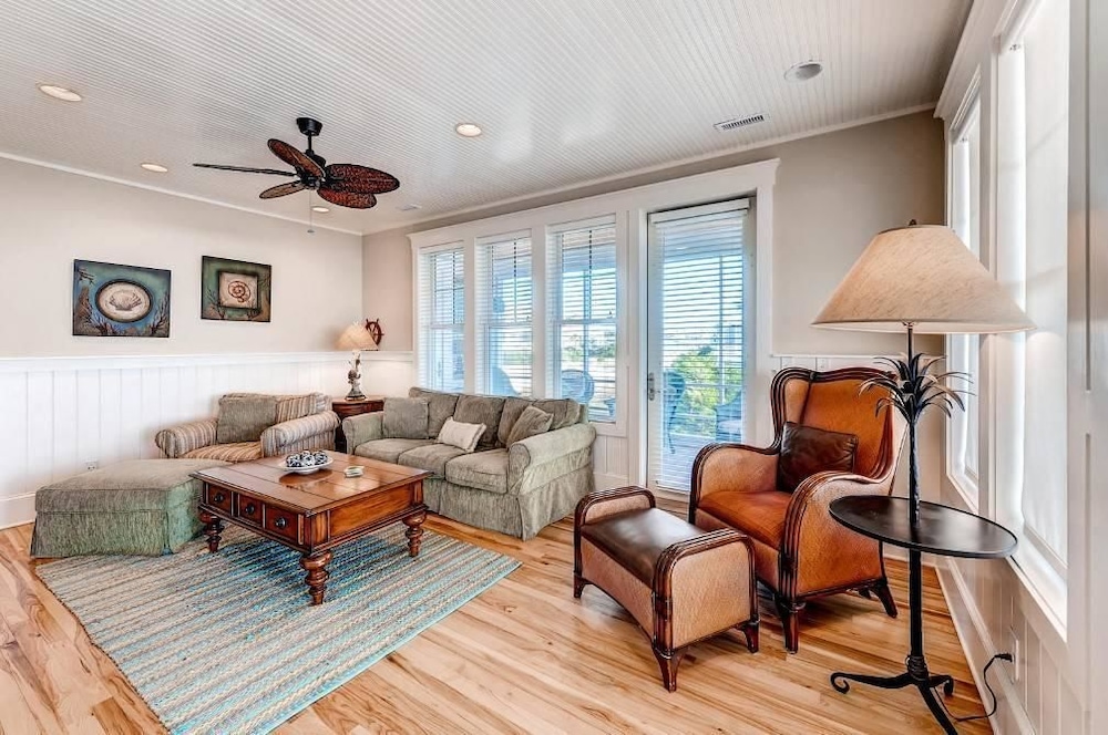 Chirico House 6 Bedroom Holiday Home By Bald Head Island