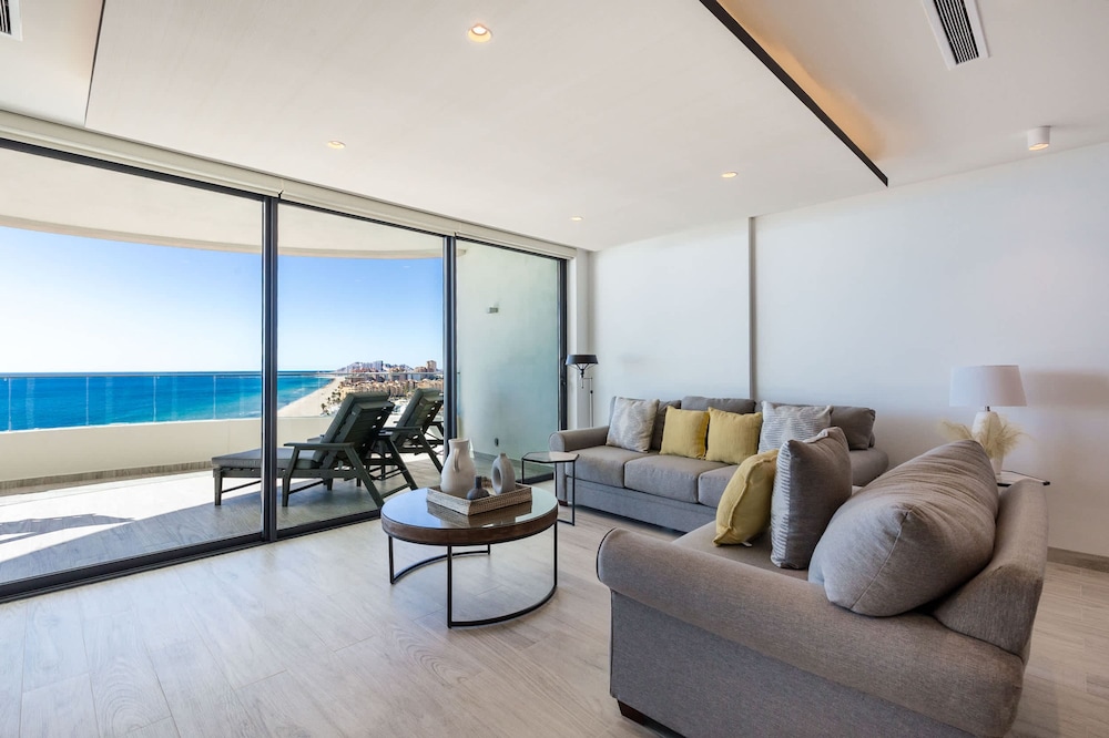 Oceanfront Vibes Iconic Beachside Getaway