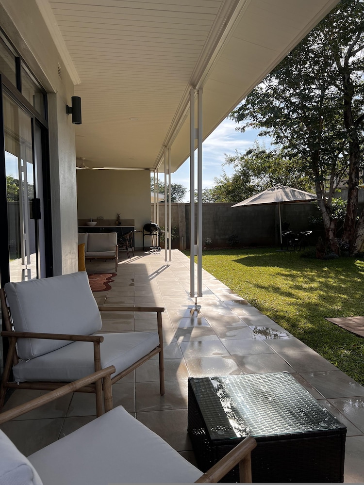 Victoria Falls Estate Villa - 2274