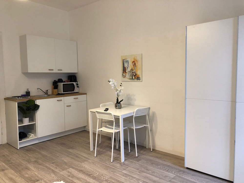 Stylish Apt Near Wiener Stadthalle