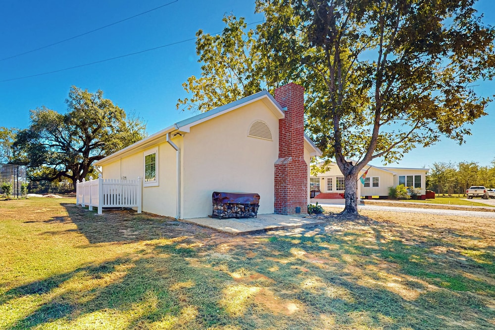 Dairy Cottage w/ Scenic Views, Outdoor Grilling