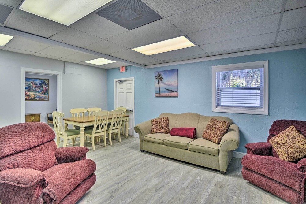 lounge
