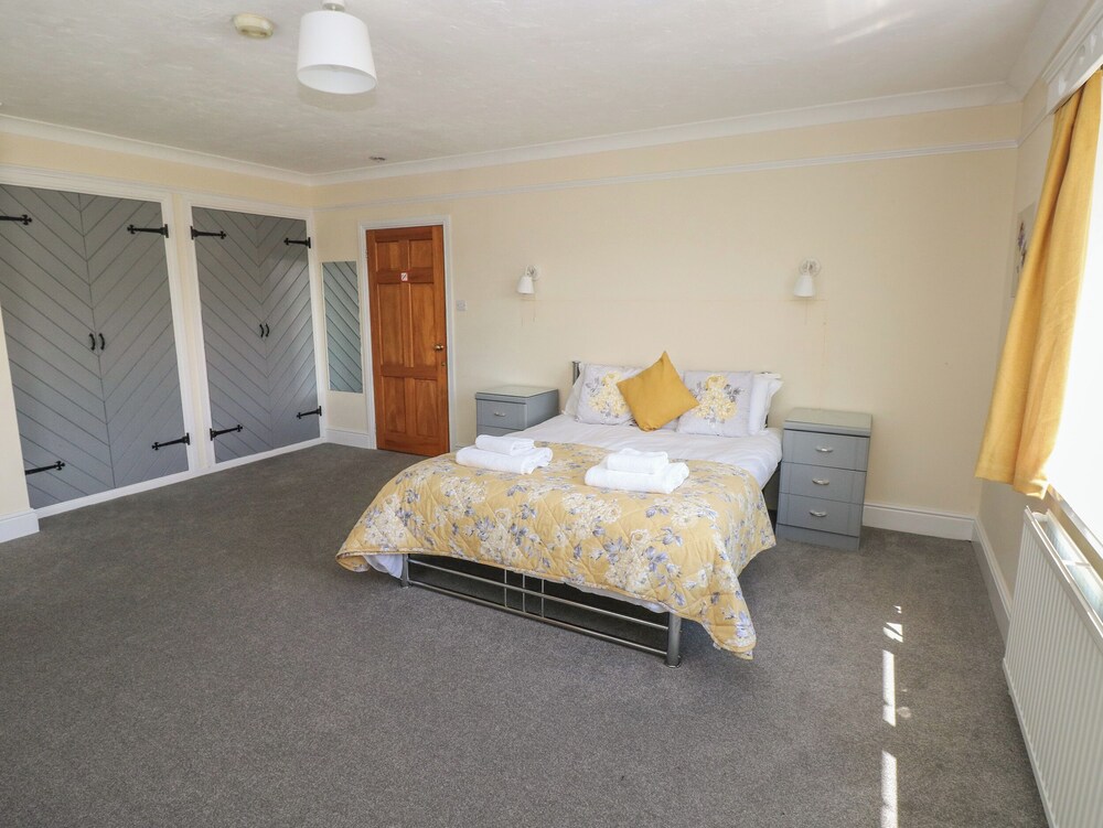 Hillside Lodge