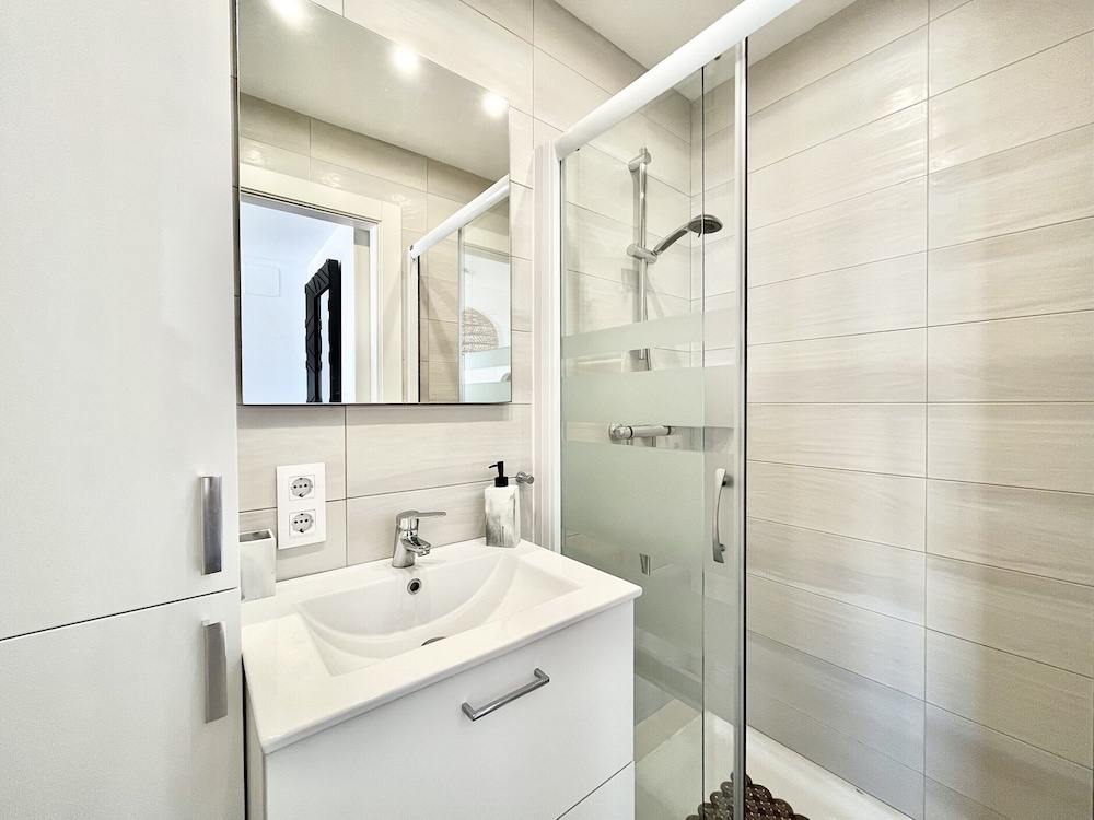 Apartment Near Canyelles Petites Beach