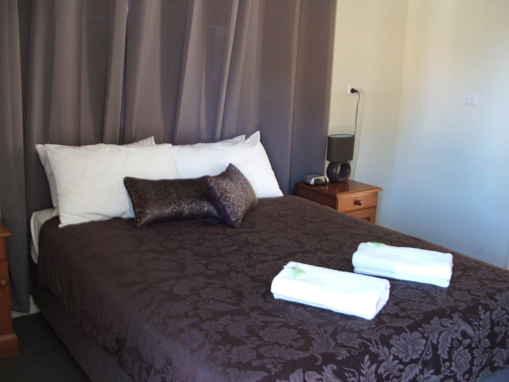 Harbourside Motel
