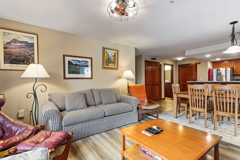 2201 - Two Bedroom Standard Eagle Springs East 2 Condo