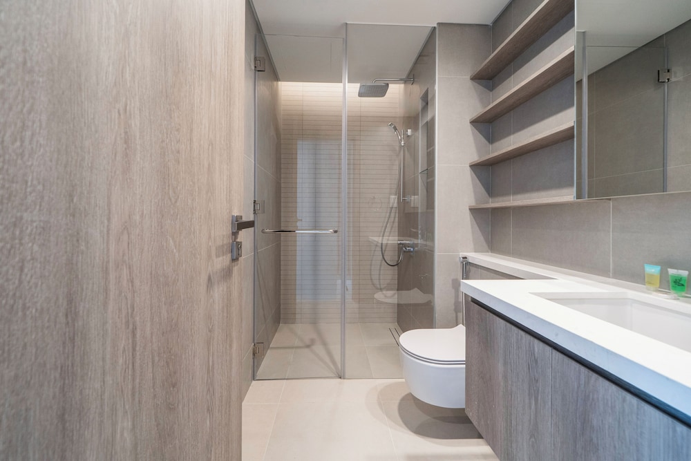 Experience 2BR Luxury Living  LIV Marina