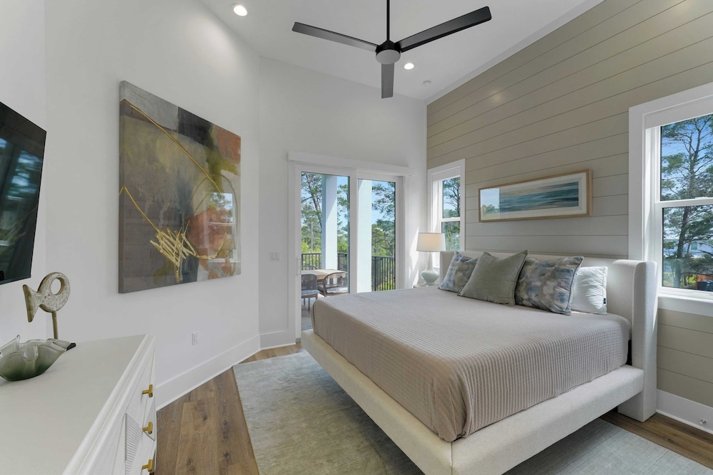 Sleeps 39 2 Luxe Homes w/ Free Golf Cart, Private Pool+spa 3 Blocks to Beach