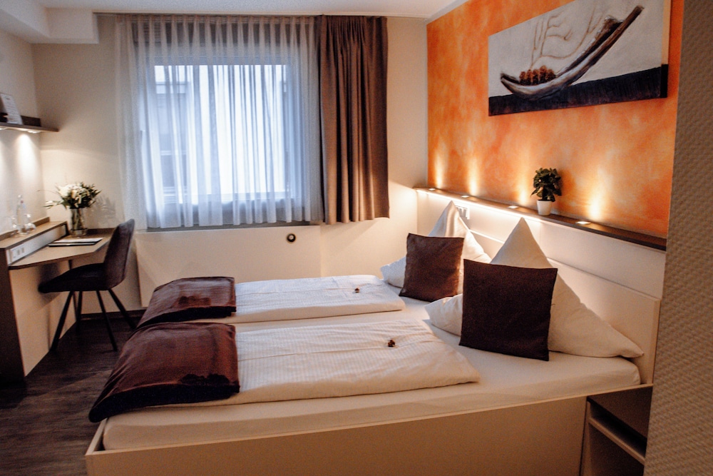 Berlin Vacations - Central Hotel Garni - Property Image 24