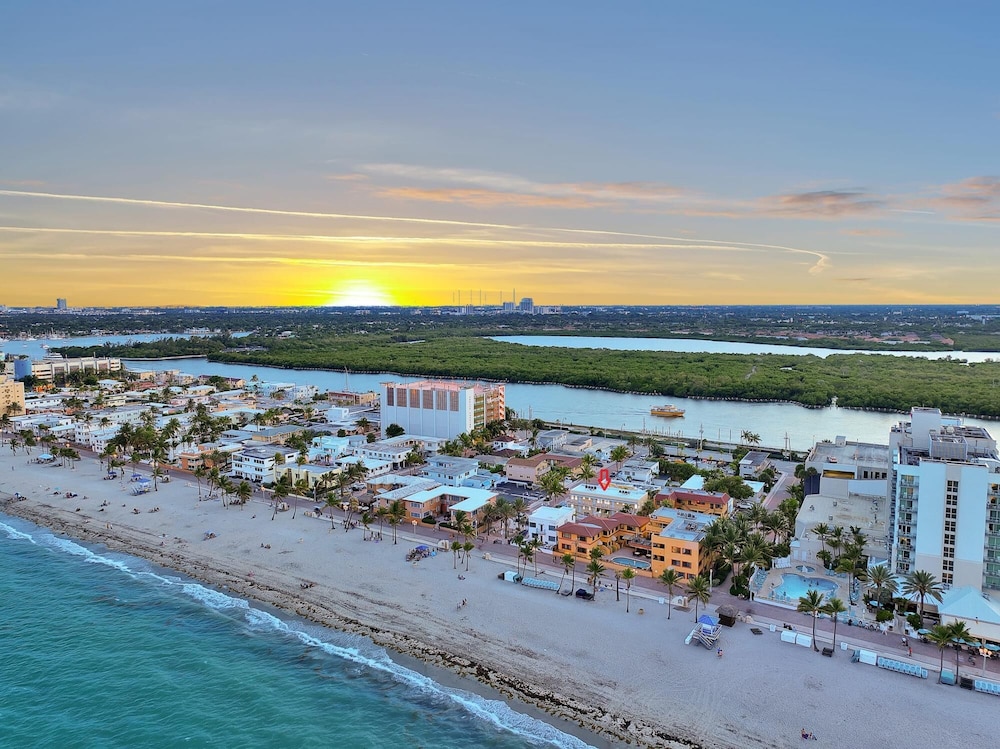 Amazing 1st Floor Apartment Just Steps to Beach