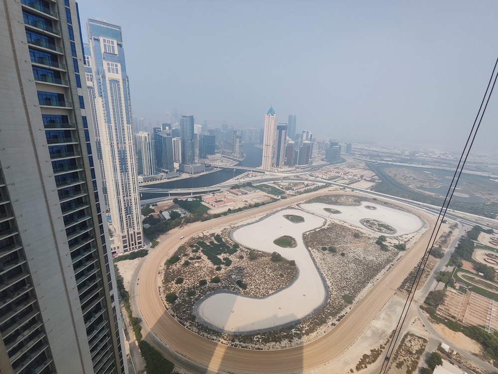 Lux BnB Aykon City I Skyline Canal Views