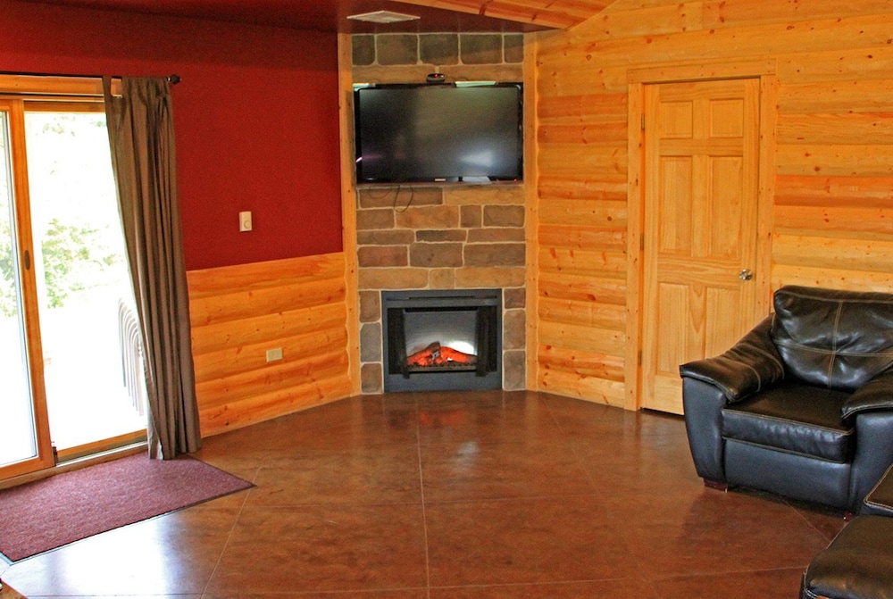 Acorns Resort