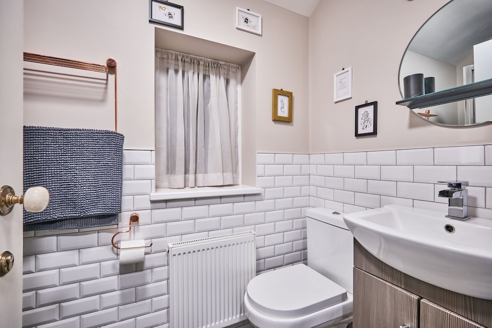 Londonderry Vacations - Art House - Property Image 13