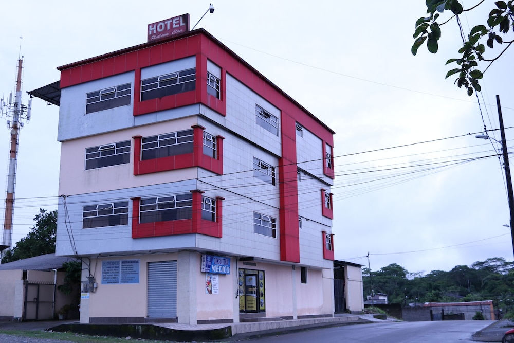 Hotel Platinum Class Hostal - Image 1