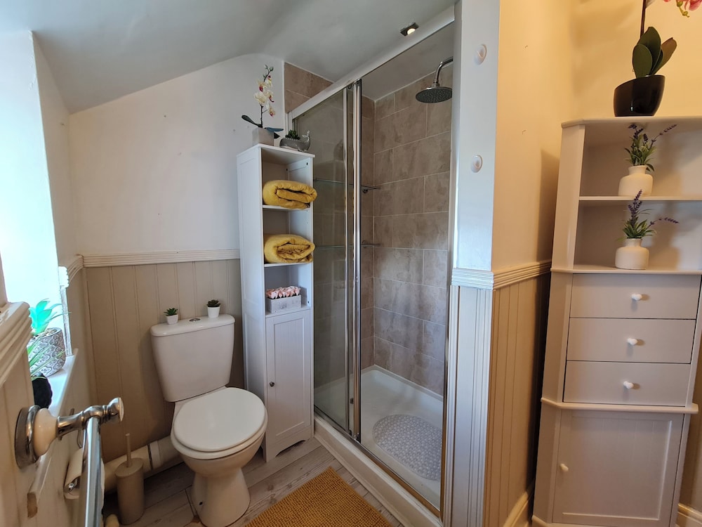 Sea View Cottage Near Snowdon & Coastal Trails