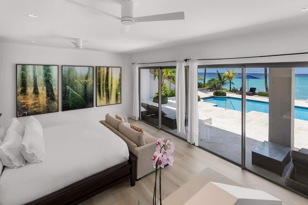Newly Renovated Notos Cove Villa Property